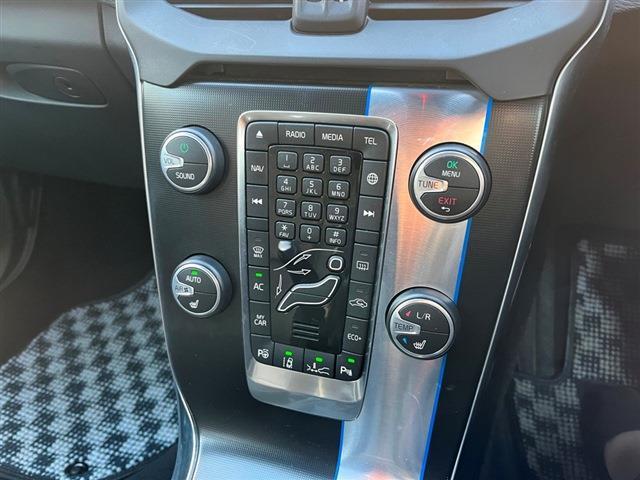 ボルボ Ｖ４０ Ｄ４ Ｒデザイン ディーゼルターボ H28年 (東北) 99