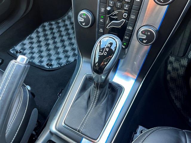 ボルボ Ｖ４０ Ｄ４ Ｒデザイン ディーゼルターボ H28年 (東北) 99