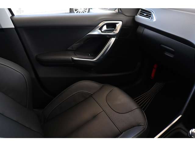 プジョー ２００８ レザーエディション H28年 (近畿) 99