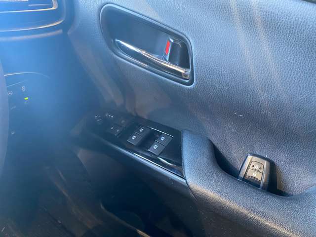 トヨタ プリウス １．８ Ｓ セーフティ プラス H28年 (九州・沖縄) 99