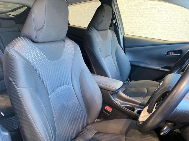 トヨタ プリウス １．８ Ｓ セーフティ プラス H28年 (九州・沖縄) 99