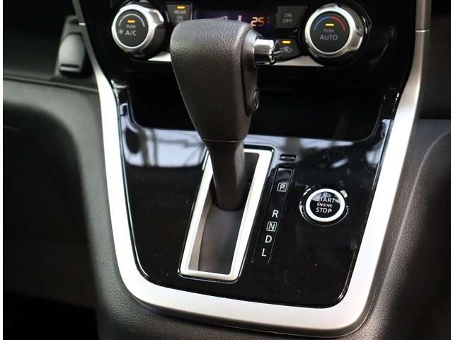 日産 セレナ ２．０ ハイウェイスター Ｖセレクション ４ＷＤ H29年 (関東) 99