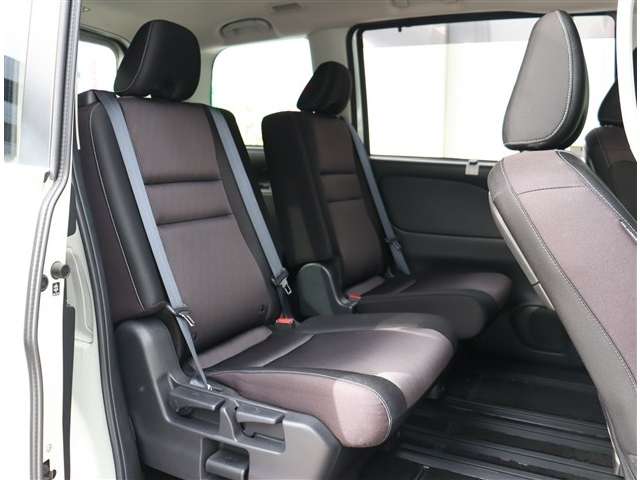 日産 セレナ ２．０ ハイウェイスター Ｖセレクション ４ＷＤ H29年 (関東) 99