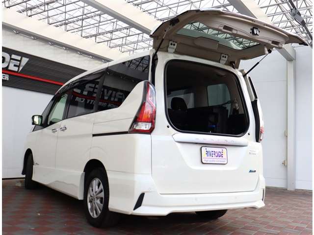 日産 セレナ ２．０ ハイウェイスター Ｖセレクション ４ＷＤ H29年 (関東) 99