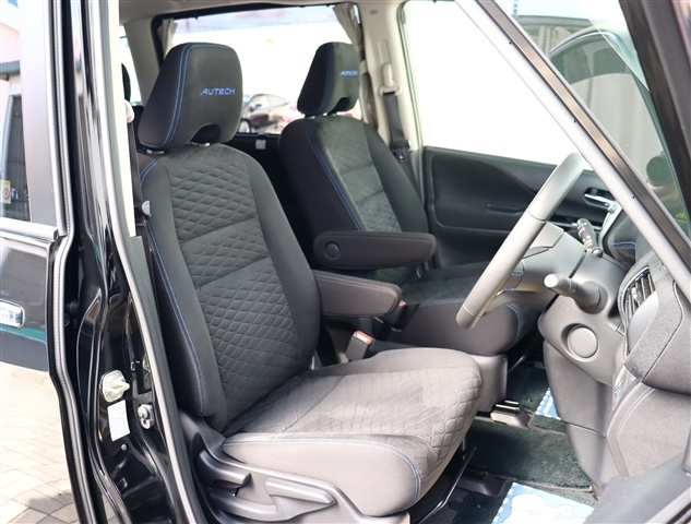 日産 セレナ ２．０ ＡＵＴＥＣＨ ４ＷＤ H30年 (関東) 99