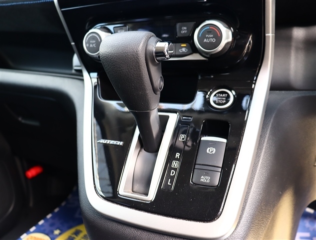 日産 セレナ ２．０ ＡＵＴＥＣＨ ４ＷＤ H30年 (関東) 99