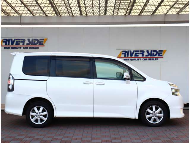 トヨタ ヴォクシー ２．０ Ｚ ４ＷＤ H20年 (関東) 99