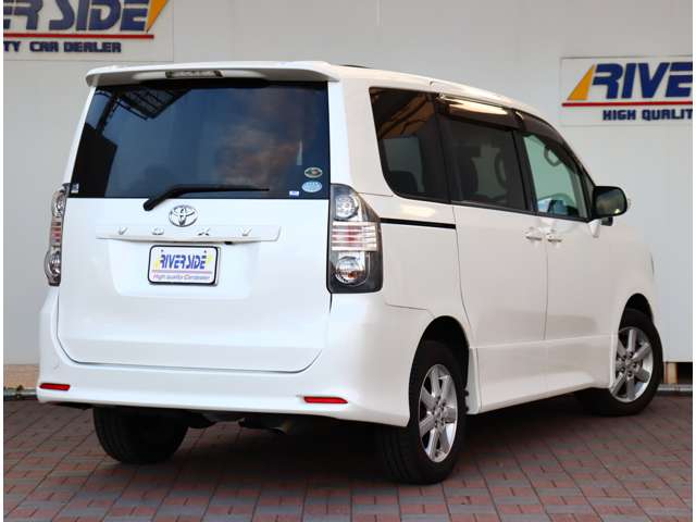 トヨタ ヴォクシー ２．０ Ｚ ４ＷＤ H20年 (関東) 99