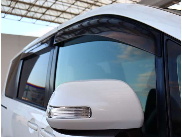 トヨタ ヴォクシー ２．０ Ｚ ４ＷＤ H20年 (関東) 99