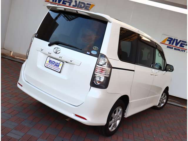 トヨタ ヴォクシー ２．０ Ｚ ４ＷＤ H20年 (関東) 99