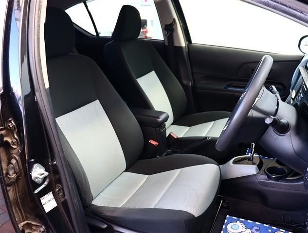 トヨタ アクア １．５ Ｓ H25年 (関東) 99