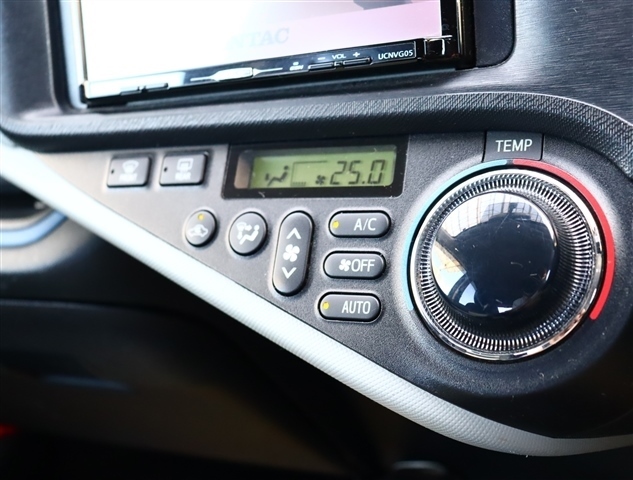 トヨタ アクア １．５ Ｓ H25年 (関東) 99