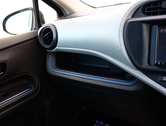 トヨタ アクア １．５ Ｓ H25年 (関東) 99