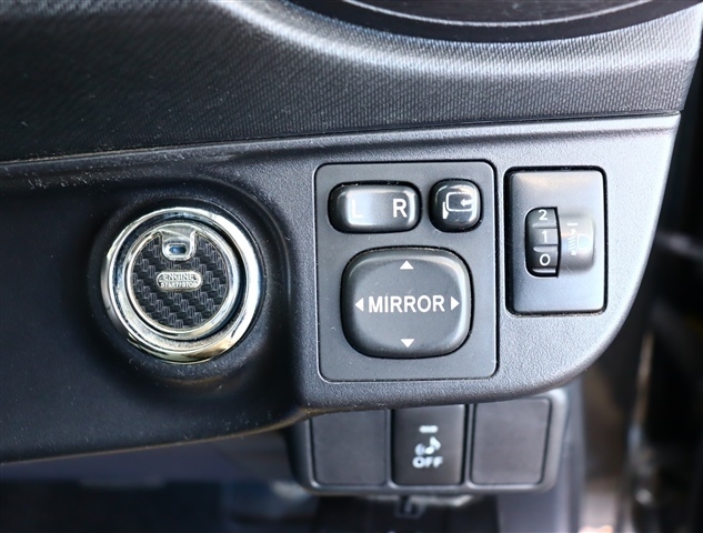 トヨタ アクア １．５ Ｓ H25年 (関東) 99