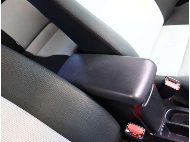 トヨタ アクア １．５ Ｓ H25年 (関東) 99