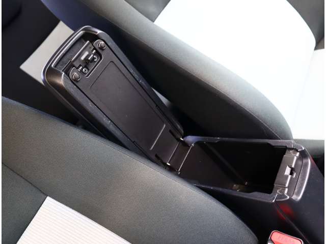 トヨタ アクア １．５ Ｓ H25年 (関東) 99