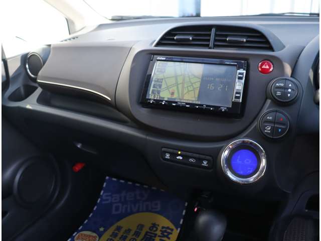 ホンダ フィット　シャトル　ハイブリッド １．３ H24年 (関東) 99