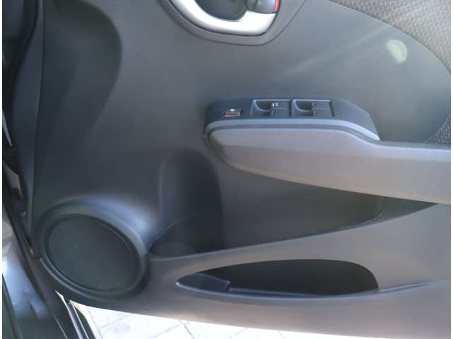 ホンダ フィット　シャトル　ハイブリッド １．３ H24年 (関東) 99