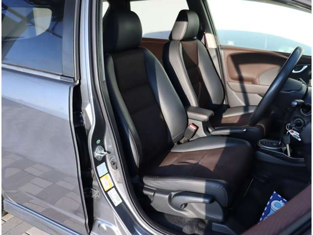 ホンダ フィット　シャトル　ハイブリッド １．３ H24年 (関東) 99