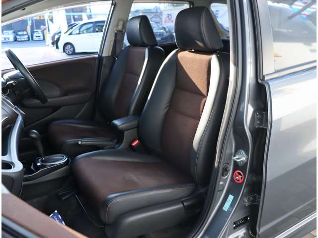 ホンダ フィット　シャトル　ハイブリッド １．３ H24年 (関東) 99