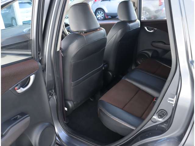 ホンダ フィット　シャトル　ハイブリッド １．３ H24年 (関東) 99