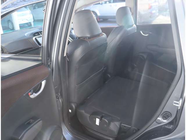 ホンダ フィット　シャトル　ハイブリッド １．３ H24年 (関東) 99