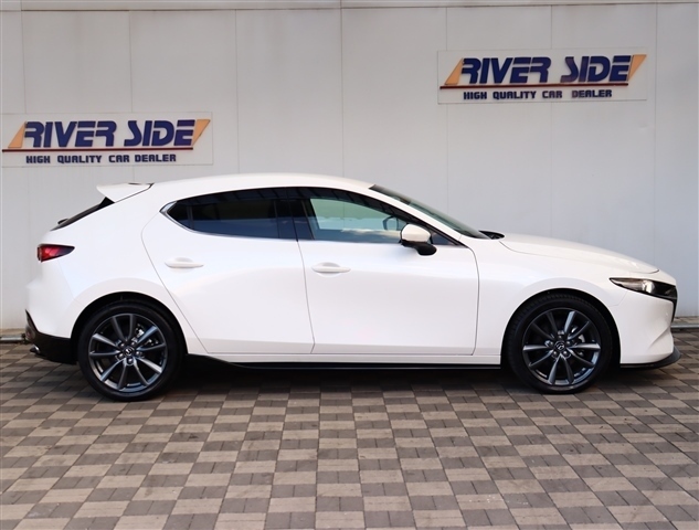 マツダ ＭＡＺＤＡ３　ファストバック １．８ ＸＤ プロアクティブ ツーリング セレクション ディーゼルターボ R5年 (関東) 99
