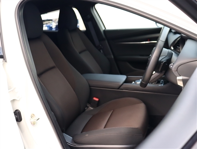 マツダ ＭＡＺＤＡ３　ファストバック １．８ ＸＤ プロアクティブ ツーリング セレクション ディーゼルターボ R5年 (関東) 99