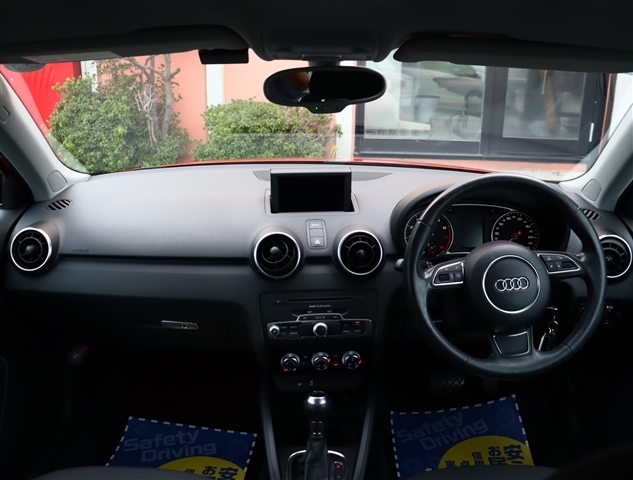 アウディ Ａ１ １．４　ＴＦＳＩ H23年 (関東) 99