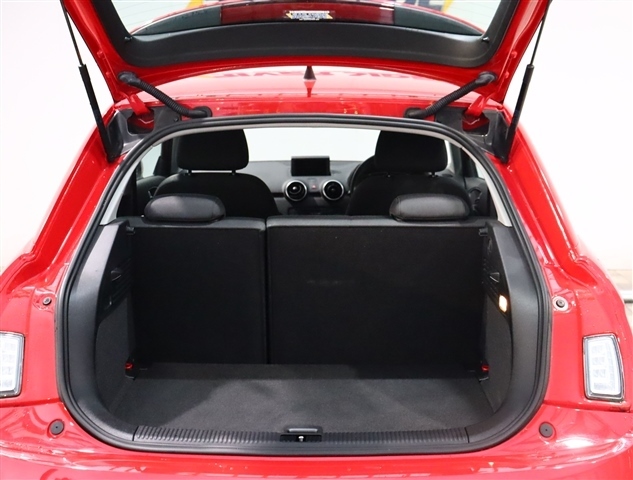 アウディ Ａ１ １．４　ＴＦＳＩ H23年 (関東) 99