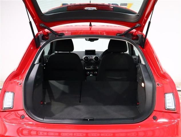 アウディ Ａ１ １．４　ＴＦＳＩ H23年 (関東) 99