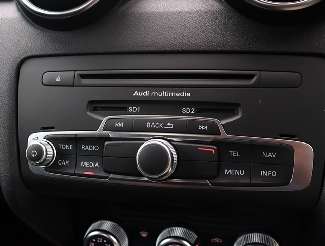 アウディ Ａ１ １．４　ＴＦＳＩ H23年 (関東) 99