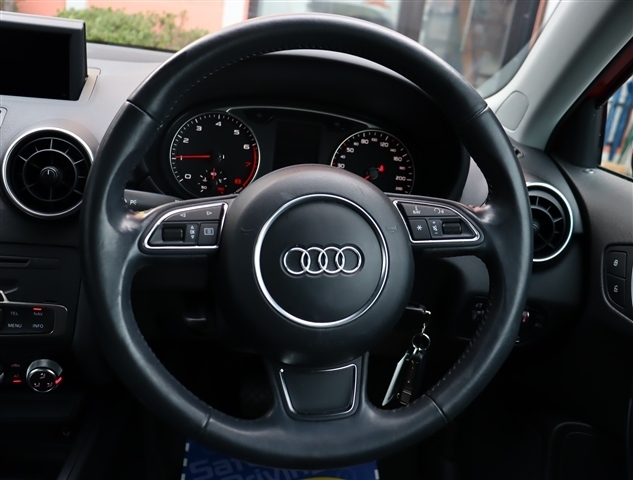 アウディ Ａ１ １．４　ＴＦＳＩ H23年 (関東) 99