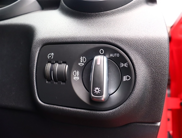 アウディ Ａ１ １．４　ＴＦＳＩ H23年 (関東) 99