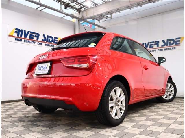 アウディ Ａ１ １．４　ＴＦＳＩ H23年 (関東) 99