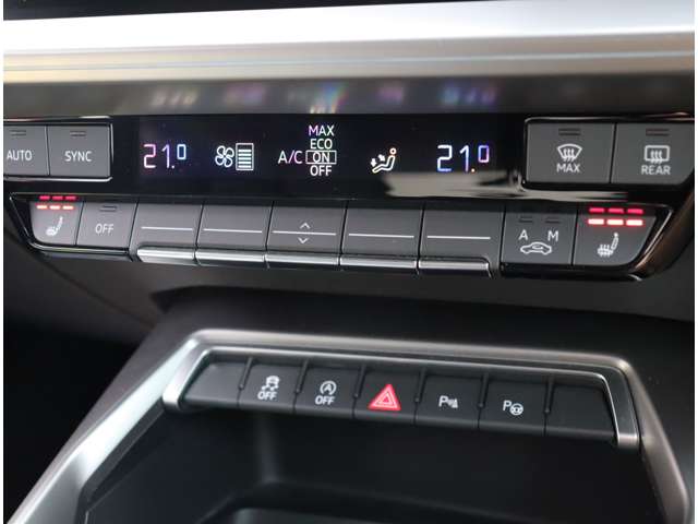 アウディ Ａ３　スポーツバック ３０　ＴＦＳＩ　Ｓライン R5年 (関東) 99