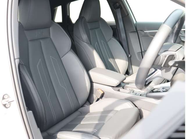 アウディ Ａ３　スポーツバック ３０　ＴＦＳＩ　Ｓライン R5年 (関東) 99