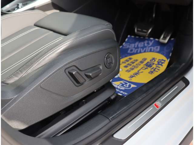 アウディ Ａ３　スポーツバック ３０　ＴＦＳＩ　Ｓライン R5年 (関東) 99