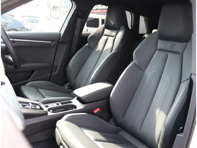 アウディ Ａ３　スポーツバック ３０　ＴＦＳＩ　Ｓライン R5年 (関東) 99