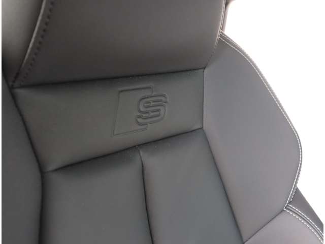 アウディ Ａ３　スポーツバック ３０　ＴＦＳＩ　Ｓライン R5年 (関東) 99