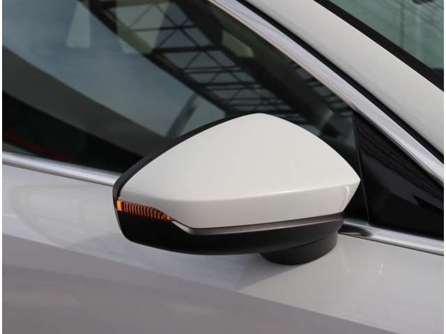 アウディ Ａ３　スポーツバック ３０　ＴＦＳＩ　Ｓライン R5年 (関東) 99