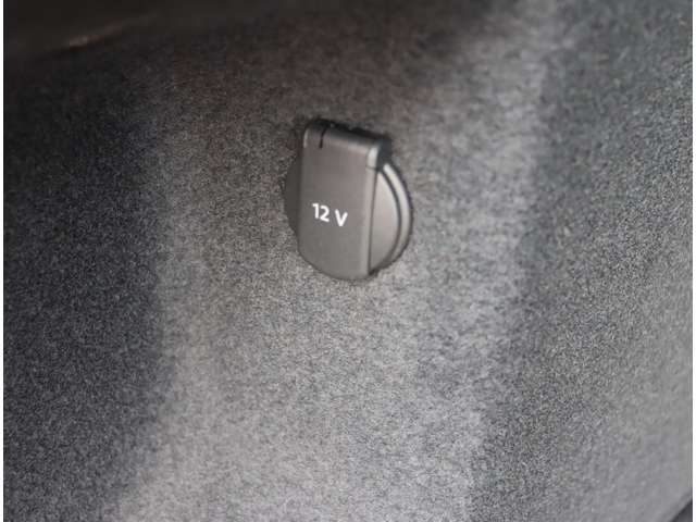 アウディ Ａ３　スポーツバック ３０　ＴＦＳＩ　Ｓライン R5年 (関東) 99