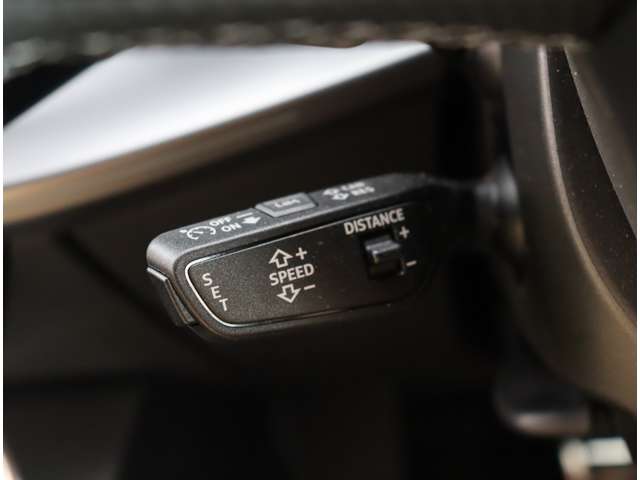 アウディ Ａ３　スポーツバック ３０　ＴＦＳＩ　Ｓライン R5年 (関東) 99