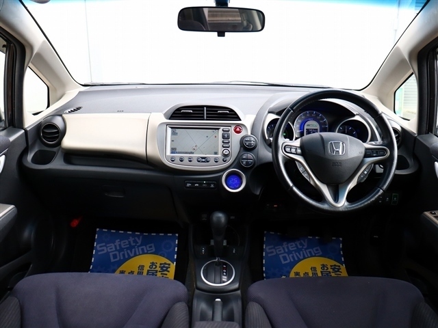 ホンダ フィット　ハイブリッド １．３ ナビプレミアムセレクション H22年 (関東) 99