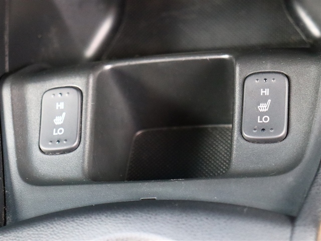 ホンダ フィット　ハイブリッド １．３ ナビプレミアムセレクション H22年 (関東) 99