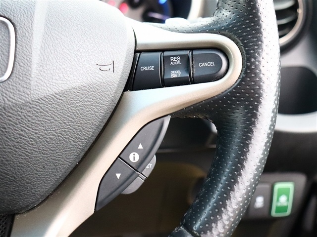 ホンダ フィット　ハイブリッド １．３ ナビプレミアムセレクション H22年 (関東) 99