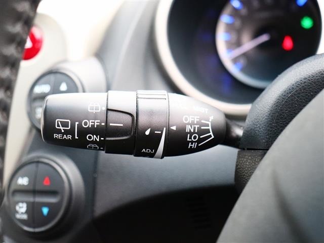 ホンダ フィット　ハイブリッド １．３ ナビプレミアムセレクション H22年 (関東) 99