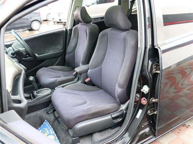 ホンダ フィット　ハイブリッド １．３ ナビプレミアムセレクション H22年 (関東) 99