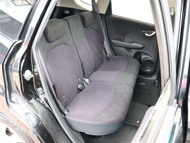 ホンダ フィット　ハイブリッド １．３ ナビプレミアムセレクション H22年 (関東) 99