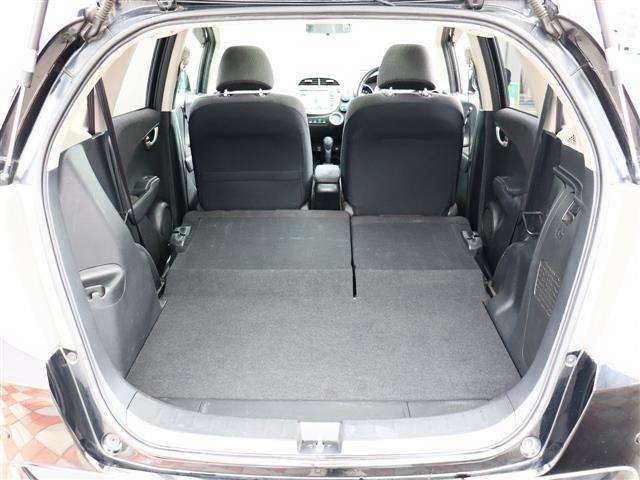 ホンダ フィット　ハイブリッド １．３ ナビプレミアムセレクション H22年 (関東) 99